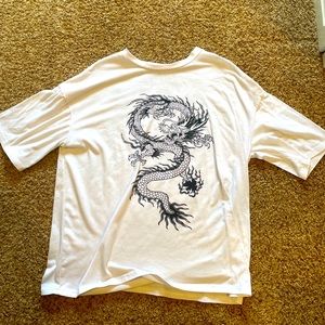 White oversized shirt with Dragon